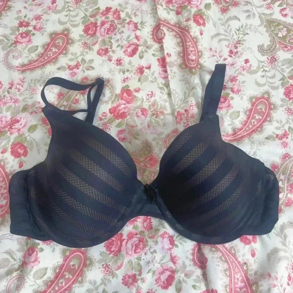 Maidenform Other - NWOT Maidenform Black Striped T Shirt Bra 34D
